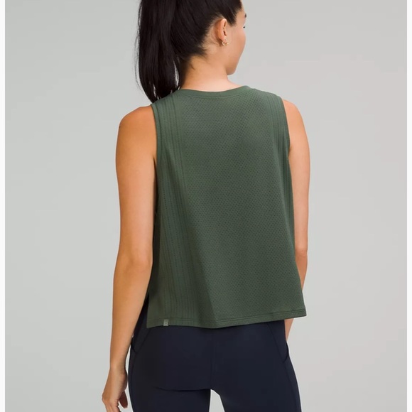 NWT Lululemon Train to Be Tank - Picture 3 of 4